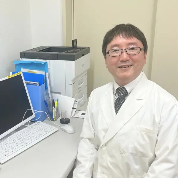まぶた手術を得意とする形成外科Dr.簗（やな）由一郎
